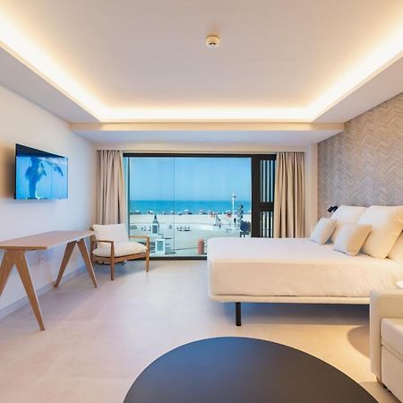Apartamentos Playa Victoria Кадис Экстерьер фото