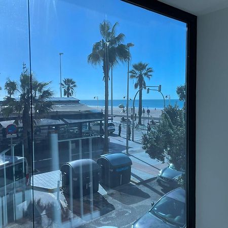 Apartamentos Playa Victoria Кадис Экстерьер фото