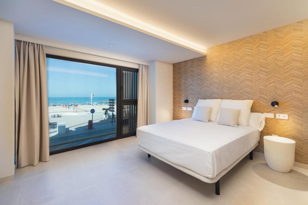 Apartamentos Playa Victoria Кадис Экстерьер фото