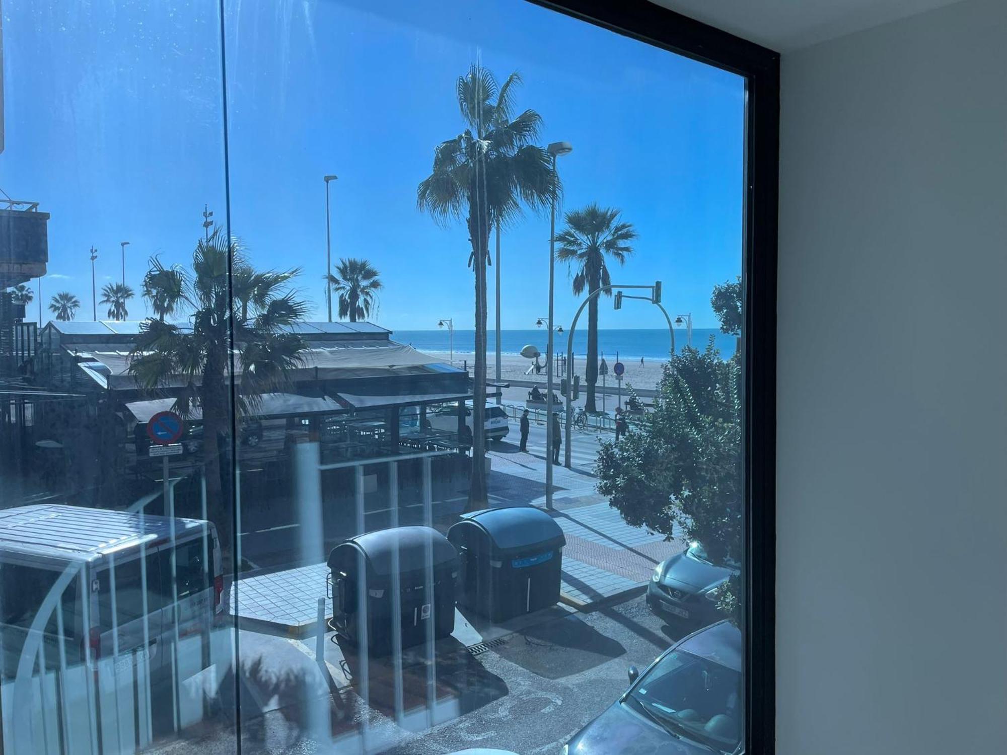 Apartamentos Playa Victoria Кадис Экстерьер фото